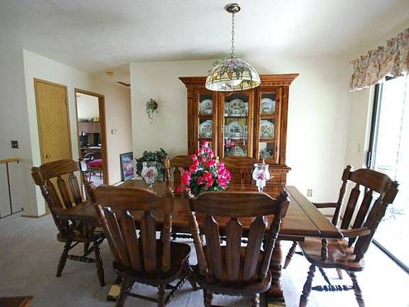 4th image of 7405 Blackbird Dr NE