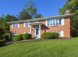 2802 Albany Ct, Fairfax, VA 22031