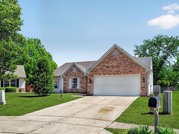 2nd image of 5401 Chestnut Woods Dr