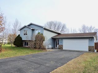 4885 253rd St, Wyoming, MN 55092