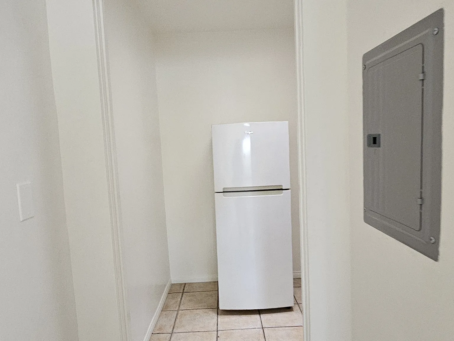 667 Flower Ave — Photo 2
