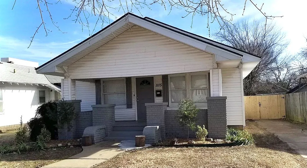 2 bed, 1100 sqft, $1,750 — Photo 1