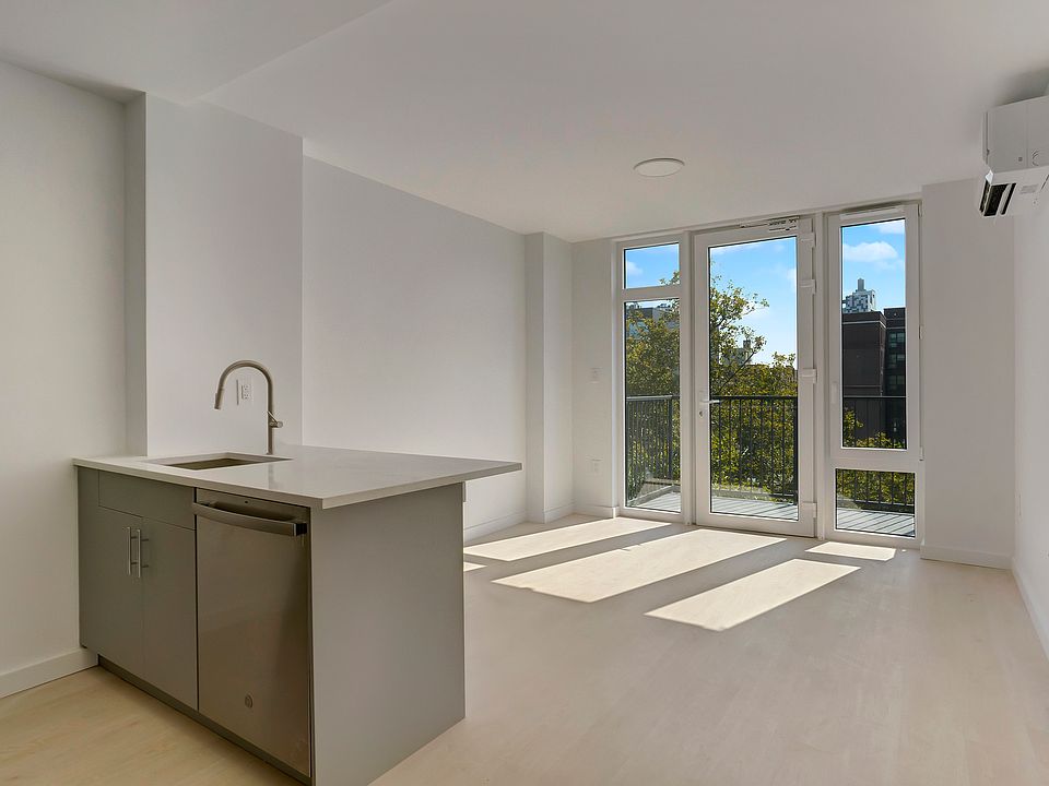 1st image of 14815 89th Ave #6S