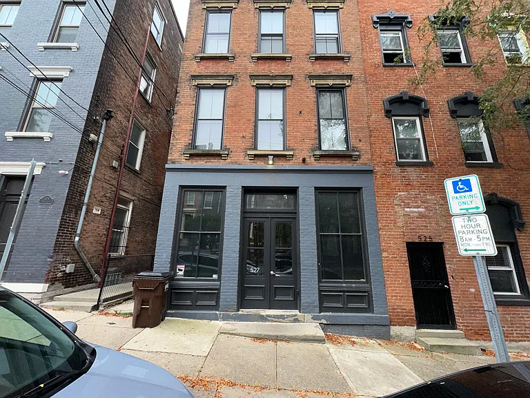 527 E 13th — Photo 3