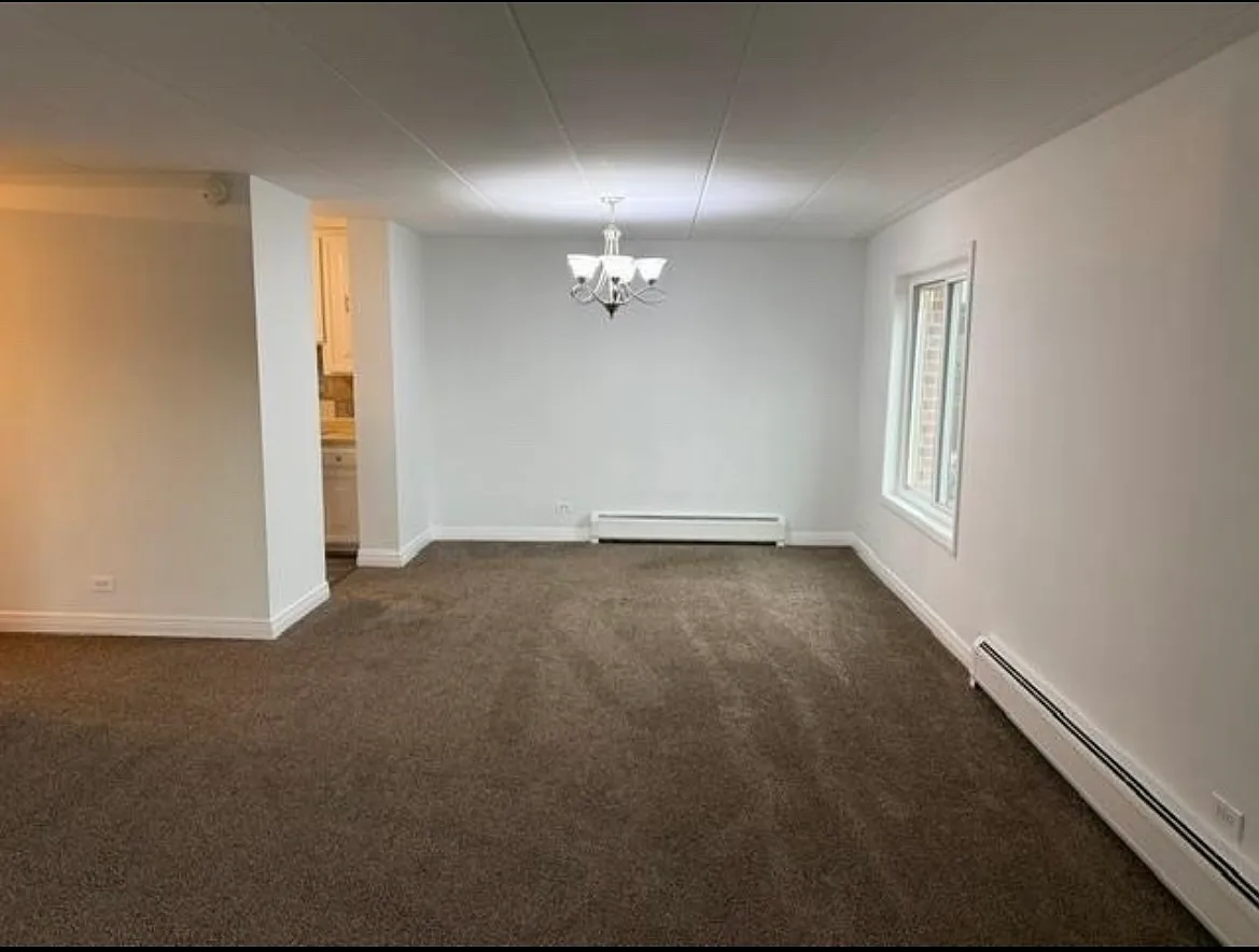 3 bed, 1400 sqft, $2,500 — Photo 4