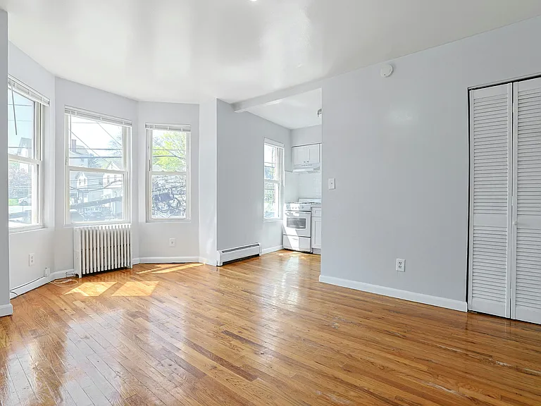 202 Main St #2E — Photo 7