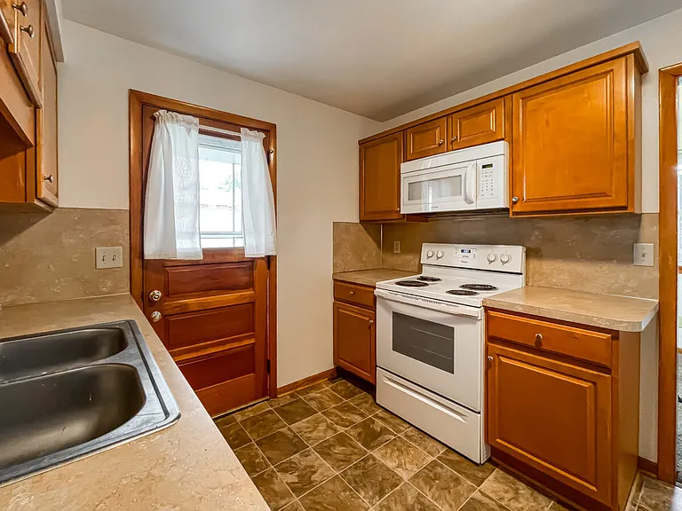AIY Canton Townhomes — Photo 10