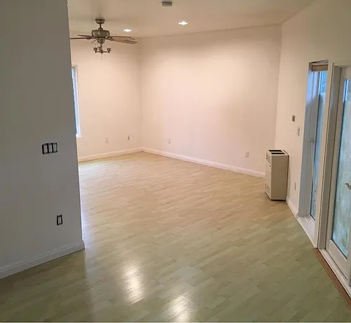 70 N San Marino Ave #B Photo 1