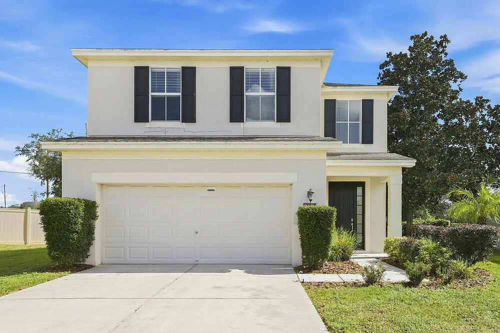 3 bed, 2.5 bath, 1842 sqft, $2,105 — Photo 1