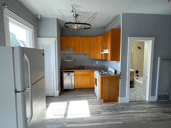 5th image of 2500 Clay St