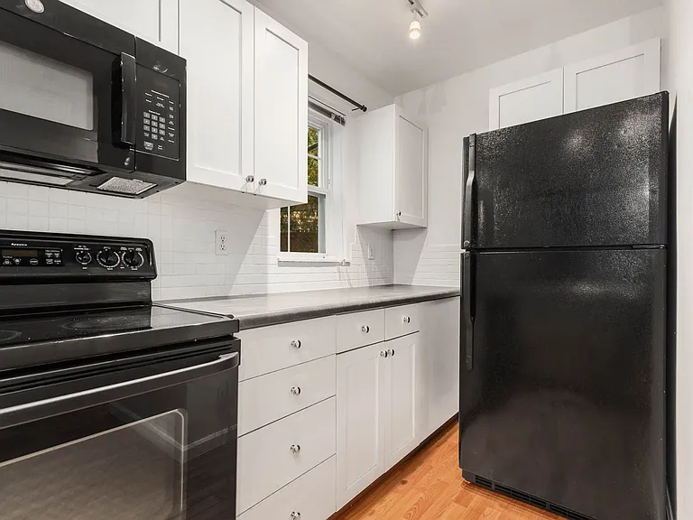 23420 SE Black Nugget Rd #F104 — Photo 8