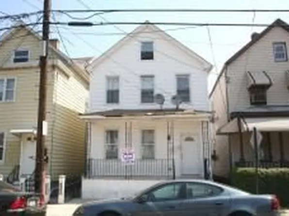 223 Pine St, Elizabeth, NJ 07206