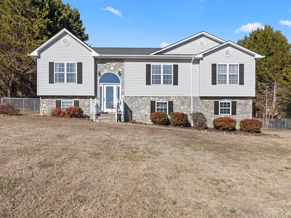 230 Taylor Cir, Granite Falls, NC 28630