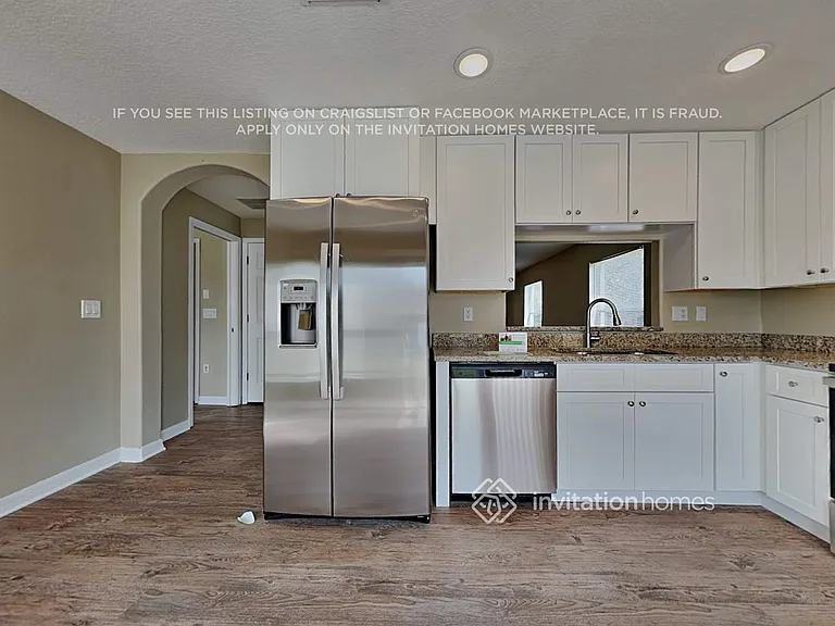 2458 Hamlet Cir — Photo 6
