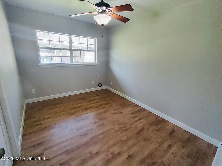 2110 Woodmont St — Photo 7