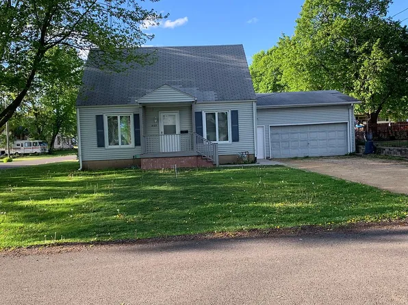 802 E 3rd St, Belvidere, IL 61008