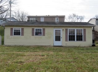 33787 Hale Ln, Brighton, IL 62012