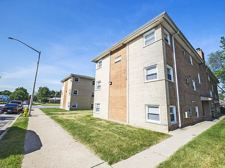 470 Gordon — Photo 10