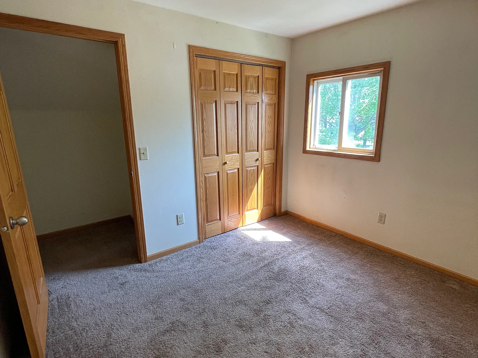 3 bed, 902 sqft, $1,250 — Photo 4