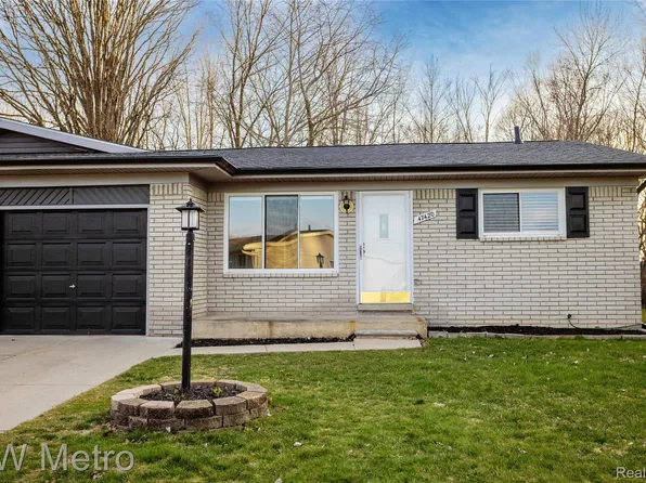 47420 Brent Ct, Chesterfield, MI 48047