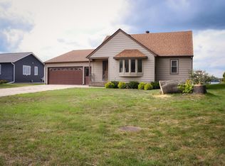 1532 S Shore Dr, Worthington, MN 56187