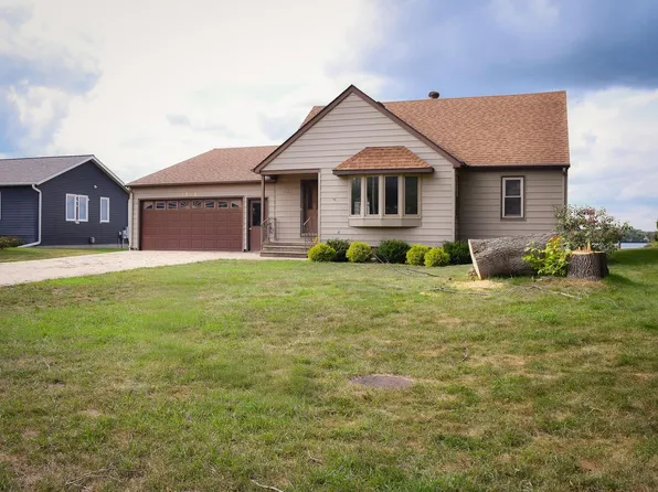 1532 S Shore Dr, Worthington, MN 56187