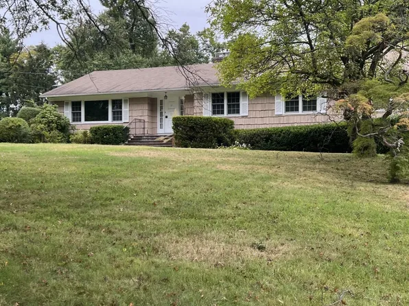 12 Mansion Pl, Greenwich, CT 06831