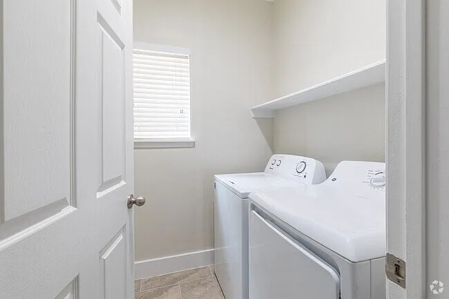 2 bed, 2.5 bath, 1916 sqft, $2,600 — Photo 4