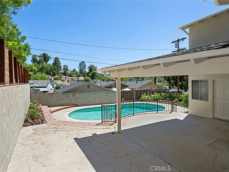 21816 Providencia St — Photo 26