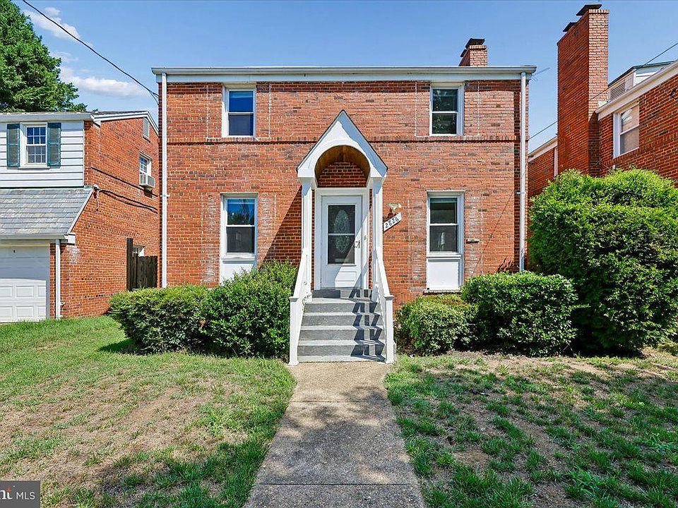 1st image of 2826 Newton St NE