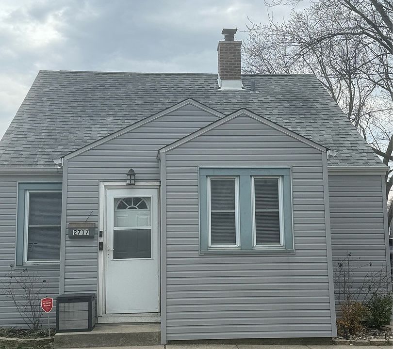 1st image of 2717 W 89th St