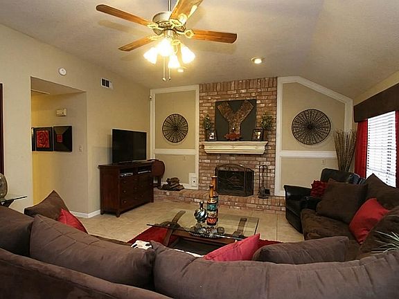 3rd image of 15018 River Park Dr