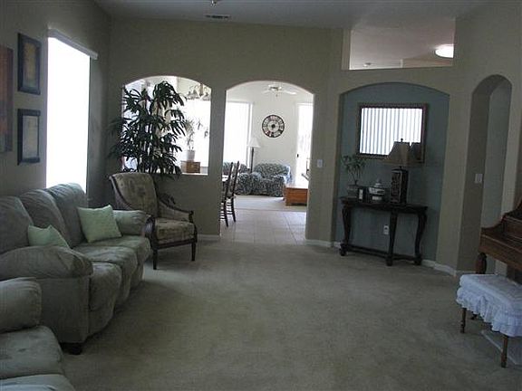 4th image of 10886 Arrowood Dr