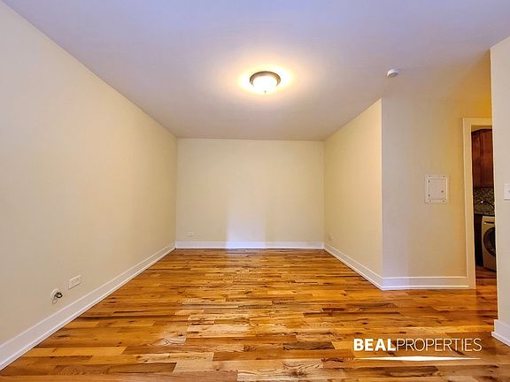 4th image of 555 W Arlington Pl APT 203