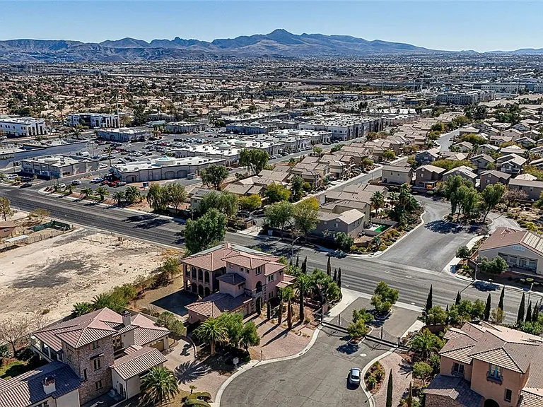 8490 Via De Bellasidra Ct — Photo 90