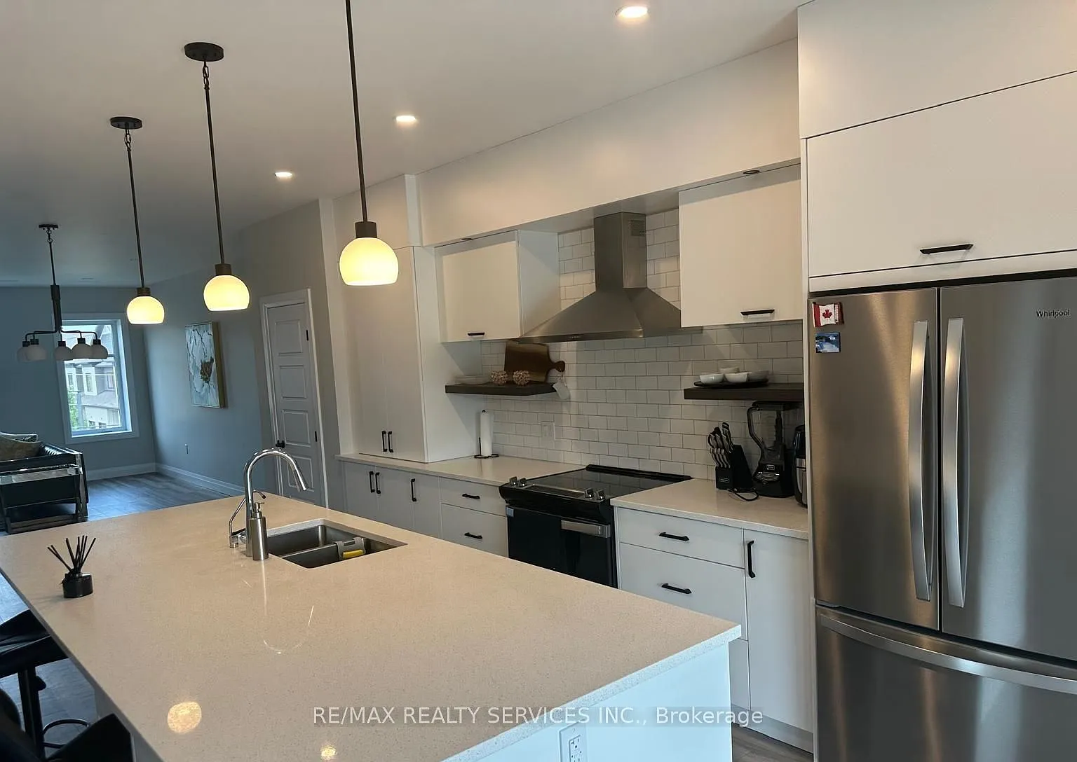 3 bed, $2,300 — Photo 3