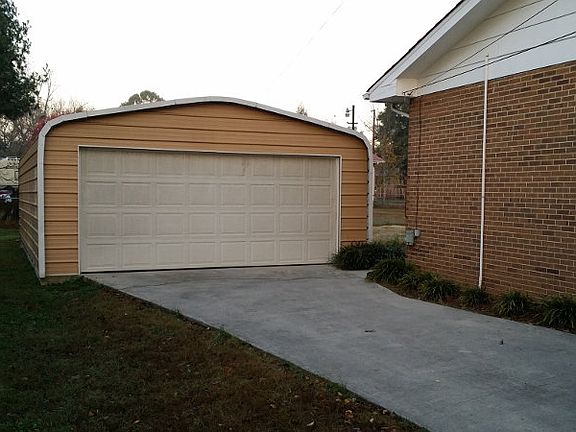 Awesome garage plus shop