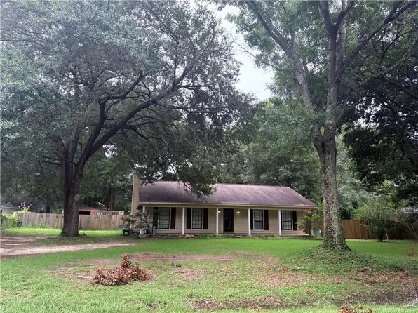 8695 Rosalene St W, Grand Bay, AL 36541