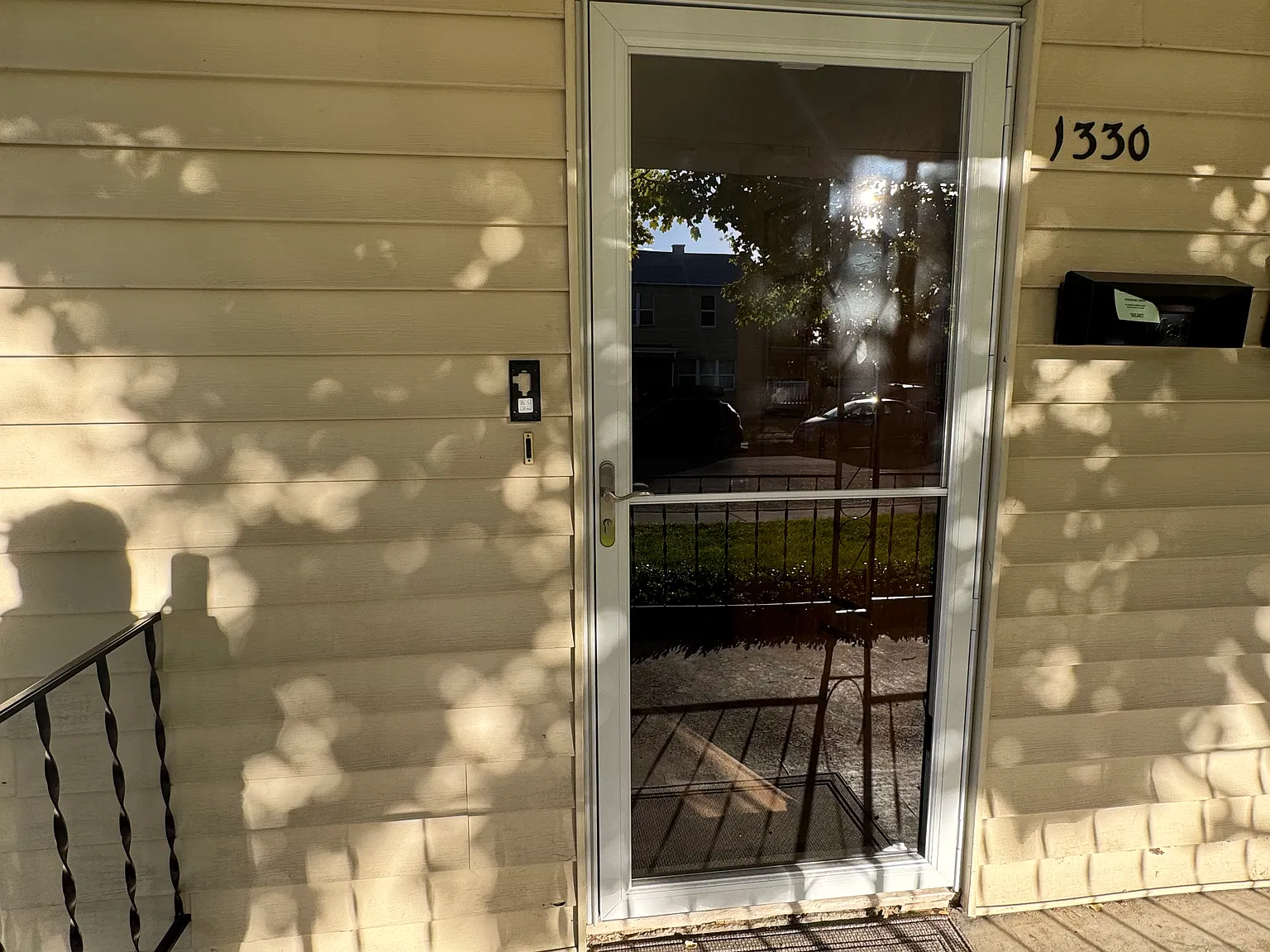 3 bed, 2100 sqft, $1,950 — Photo 2