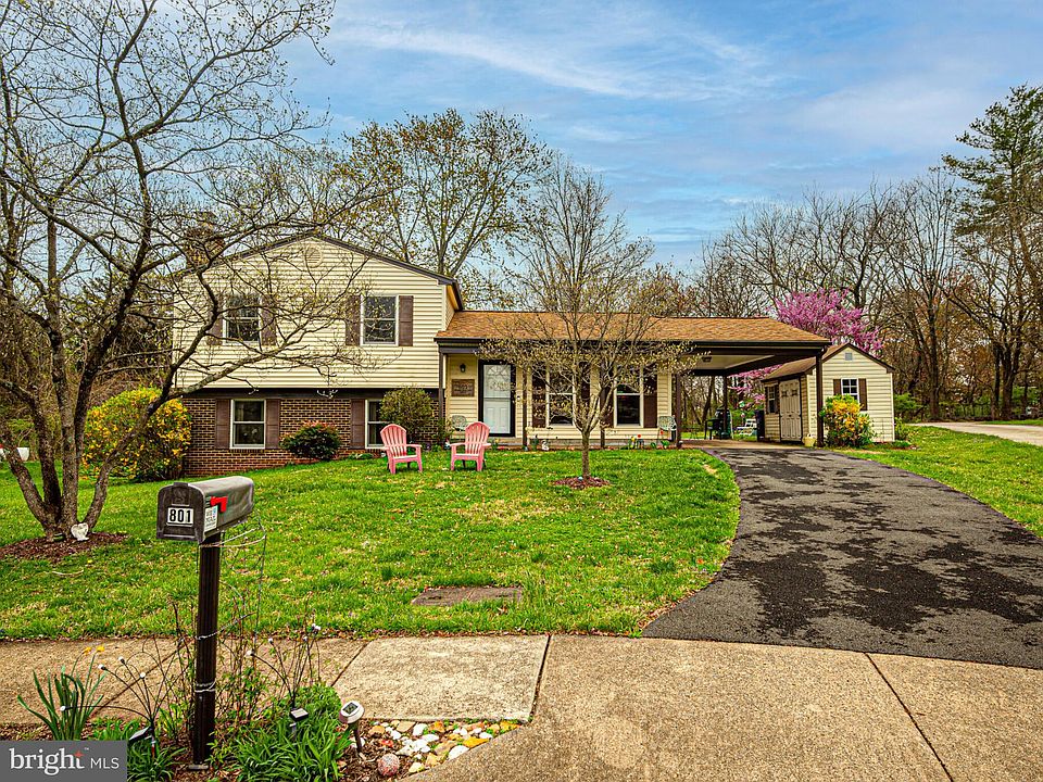 1st image of 801 Mosby Hollow Dr