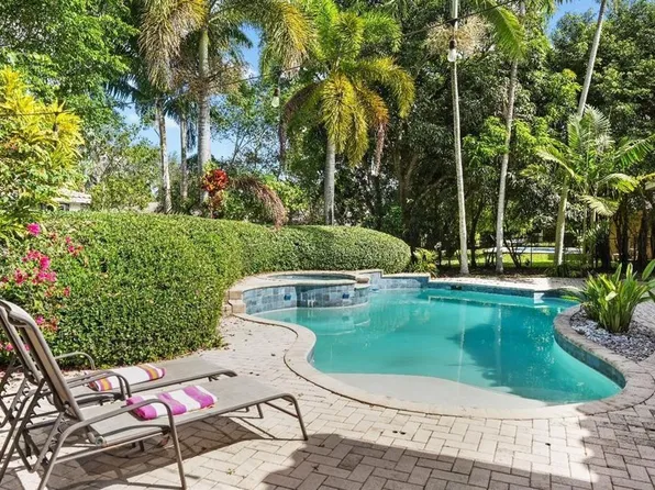 8209 SW 173rd Terrace, Palmetto Bay, FL 33157