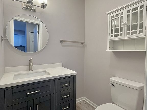 5th image of 379 Wilmington Dr Unit B