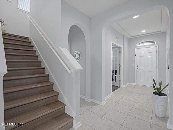 5th image of 203 STRAW POND Way