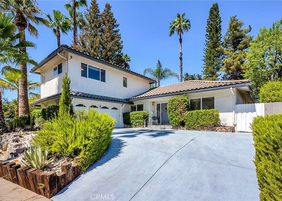 1st image of 22051 Mulholland Way