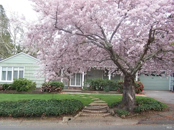 10 Donna Maria Way, Orinda, CA 94563