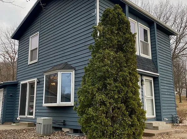 4634 Woodridge Dr, Eau Claire, WI 54701