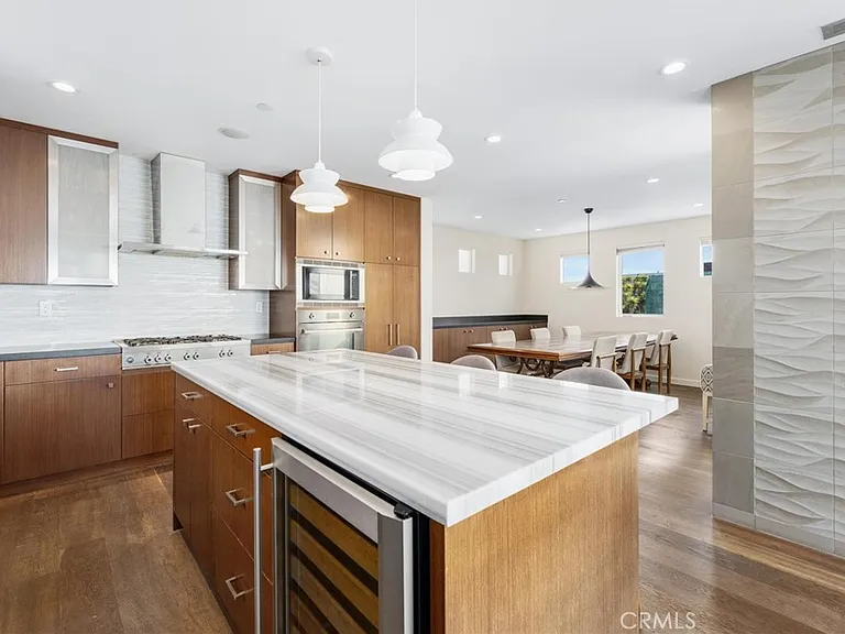 726 Loma Dr — Photo 9