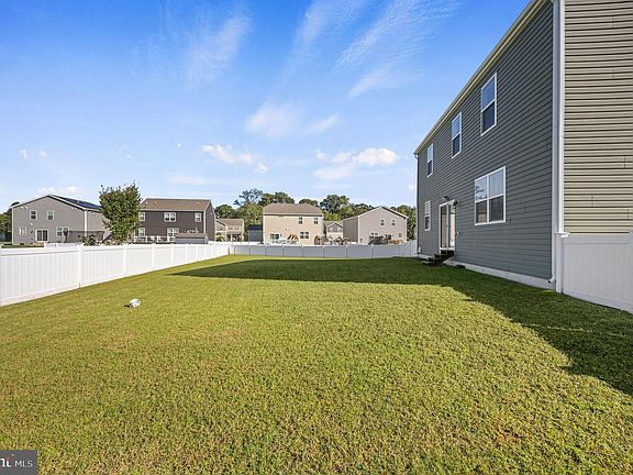 3rd image of 92 Farrow Ct