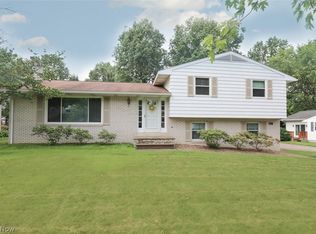327 Kingwood Dr, Columbiana, OH 44408