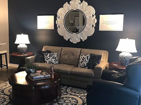 10 ft ceilings in LR